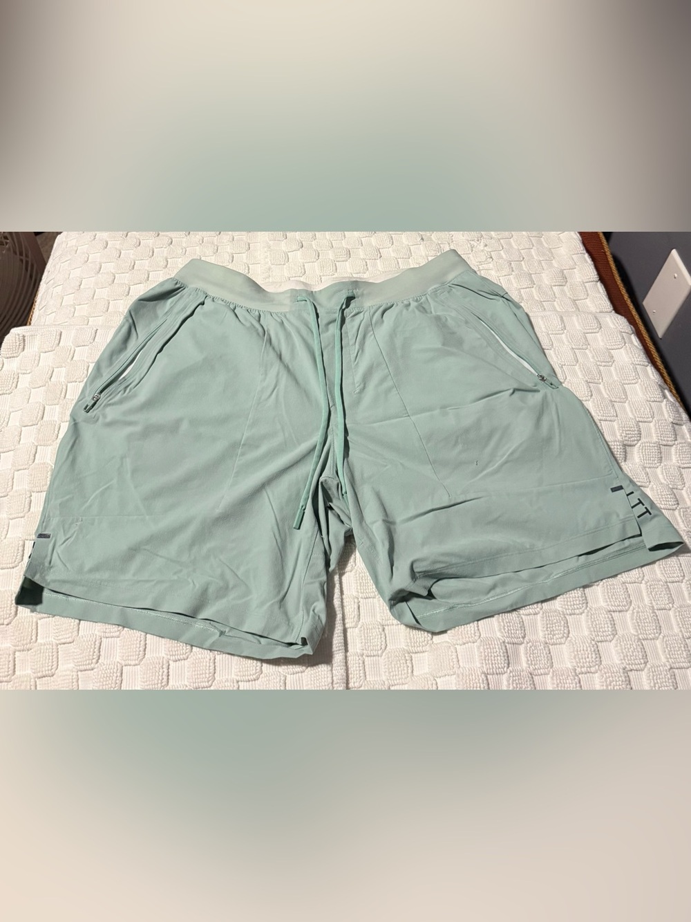 Lululemon License to Train Linerless Short 7" - Mint Green - XL